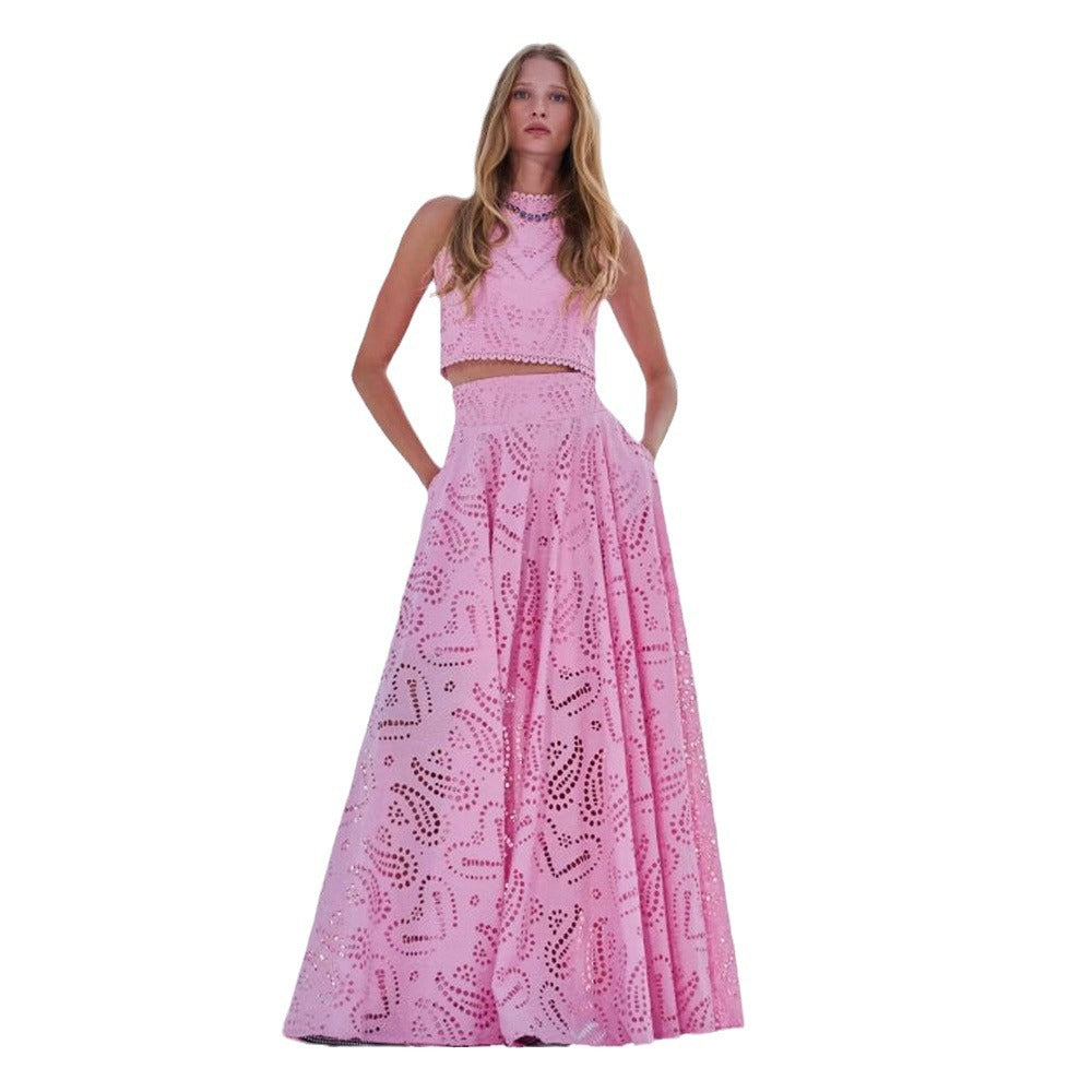 Women's broderie two-piece set fitted cropped top flared high-waist skirt elegant ensemble