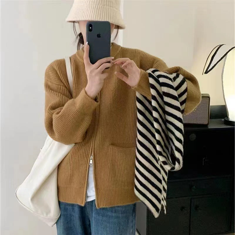 Women's oversized ribbed wool blend cardigan cozy fit with pockets and double zipper in neutral tone
