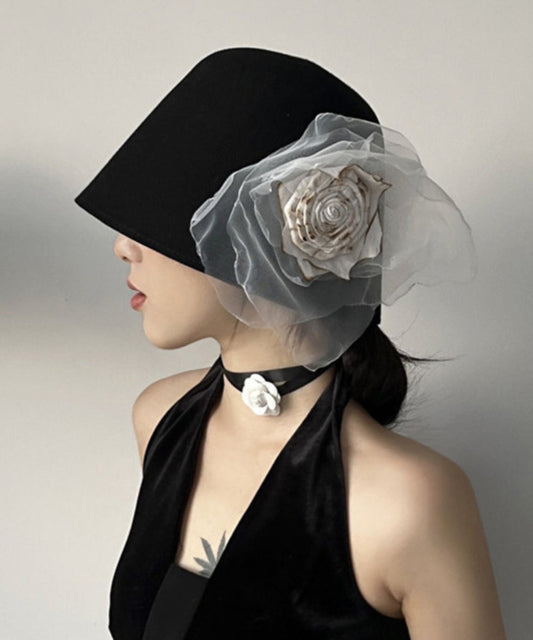 Chapeau bob en laine et tulle noir au design original - Wavlynn
