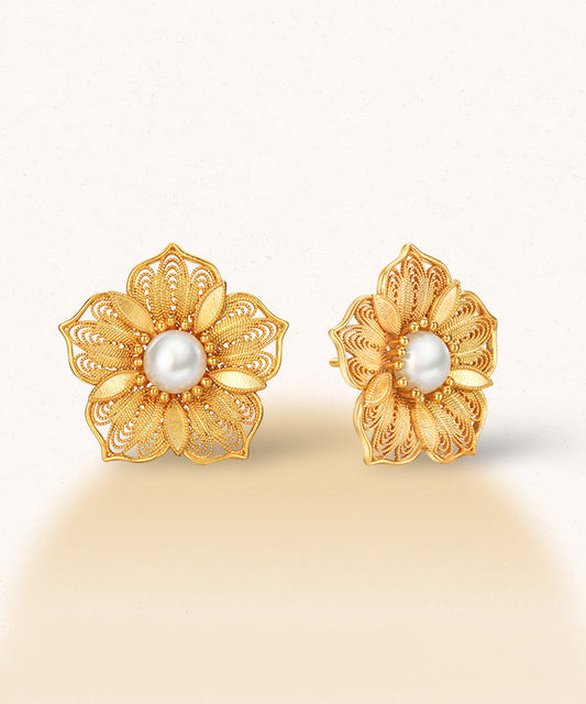 Boucles d'oreilles à tige ajourées en argent sterling doré et perle au design original - Wavlynn