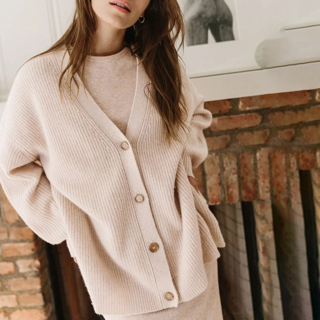 Women's oversized cozy cardigan loose fit deep V-neck long sleeve warm winter layering