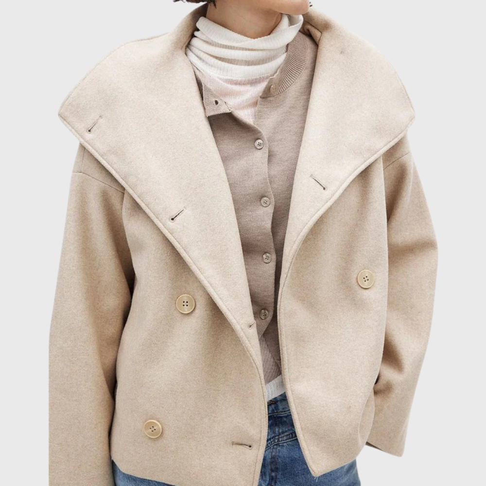 Marle warm short coat in plush fabric with relaxed structured silhouette and shortline cut