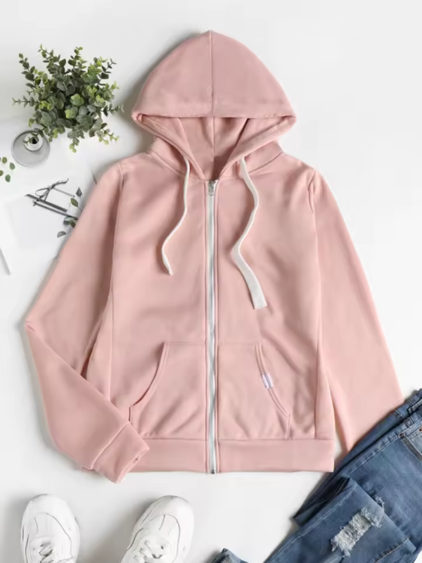 Women's cozy full-zip winter hoodie in insulating fabric, relaxed fit with modern style