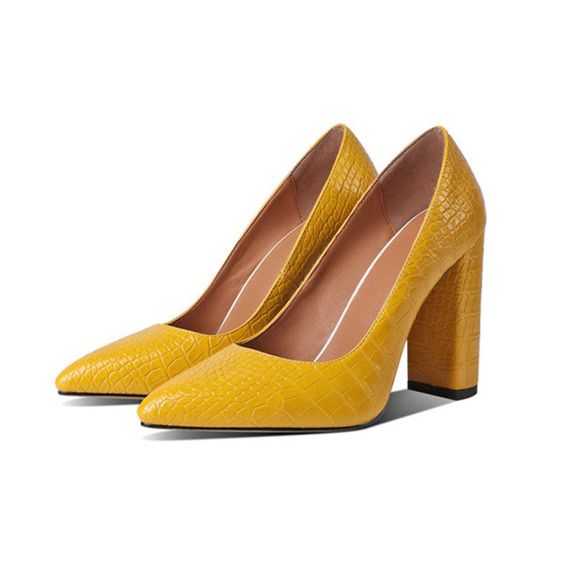 Women's black crocodile-embossed pointed-toe block heel pumps with 8cm elegant stiletto design