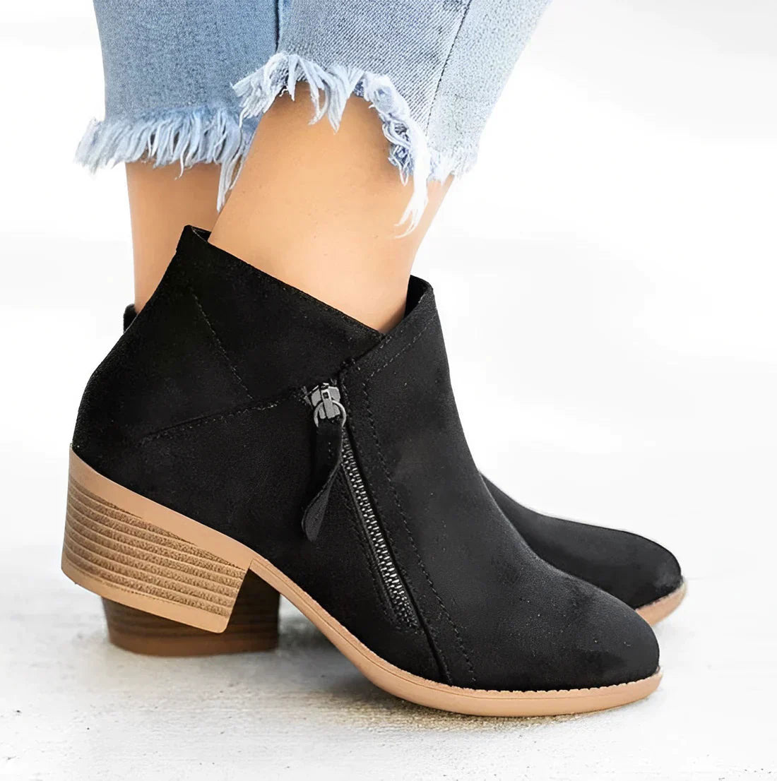 Women's pointed toe short boots in classic style with medium block heel for autumn winter