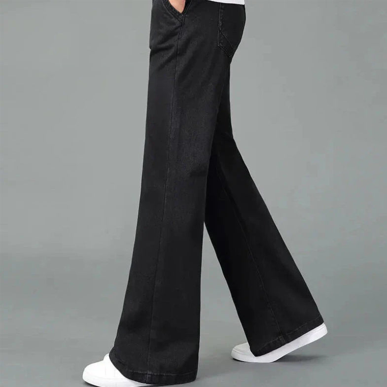 Roberto Russo dark wash bootcut jeans with relaxed straight fit and reinforced stitching retro style