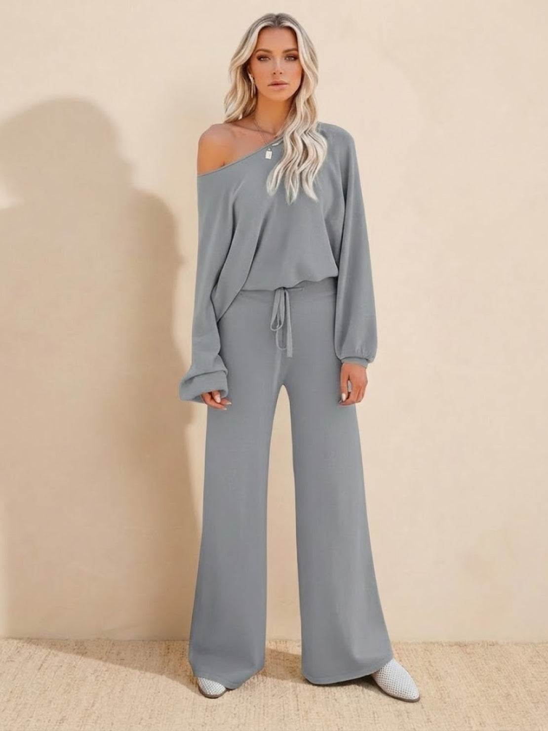 Women's cropped sweatshirt wide-leg pants lounge set tonal two-piece matching casual comfort