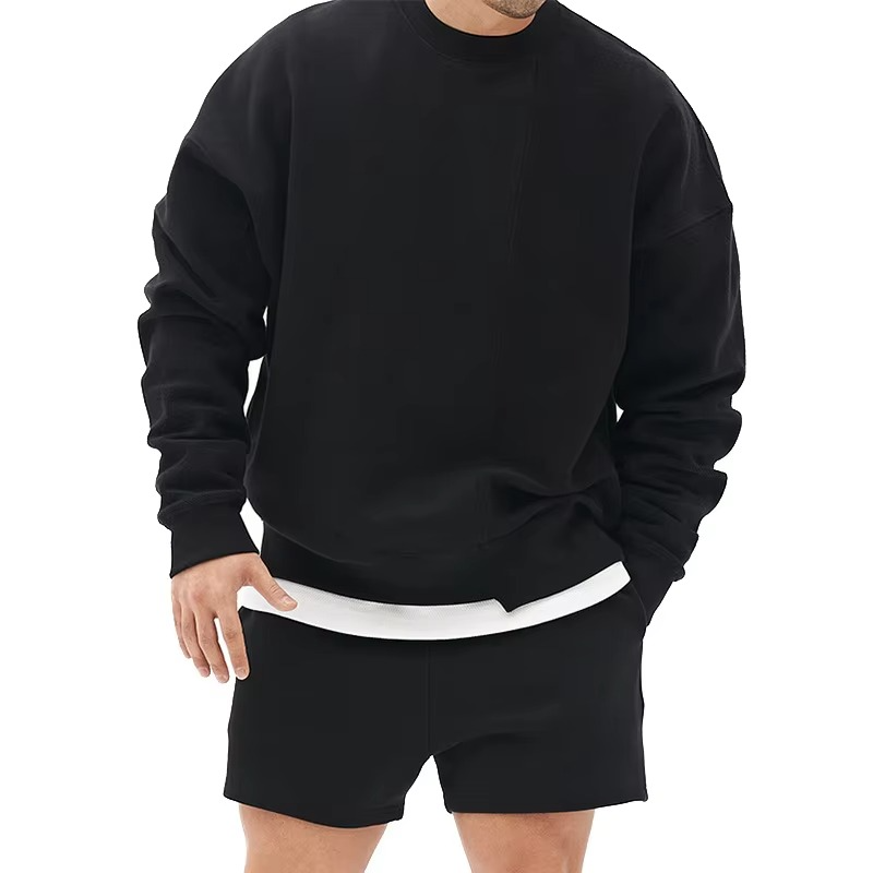 Men's loose fit crew neck gym pullover sweatshirt in casual activewear style with long sleeves