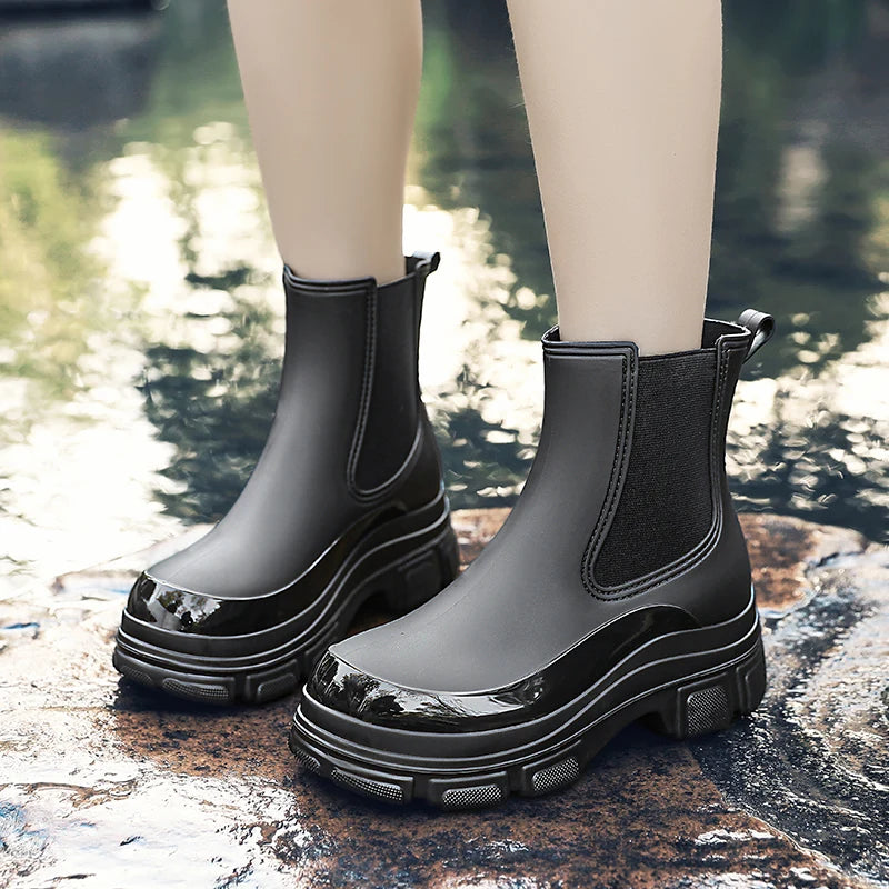Women's short Wellington boots waterproof rubber slip-on with durable grippy tread sole