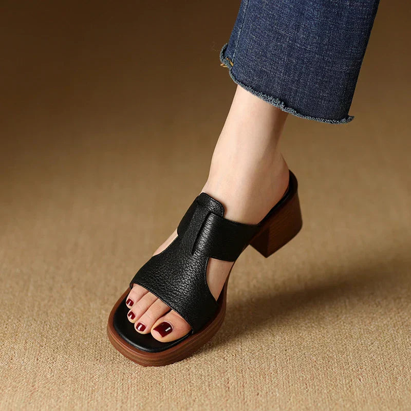 Chiara women's minimalist sandals in neutral tones with cushioned insole and elegant clean-line design