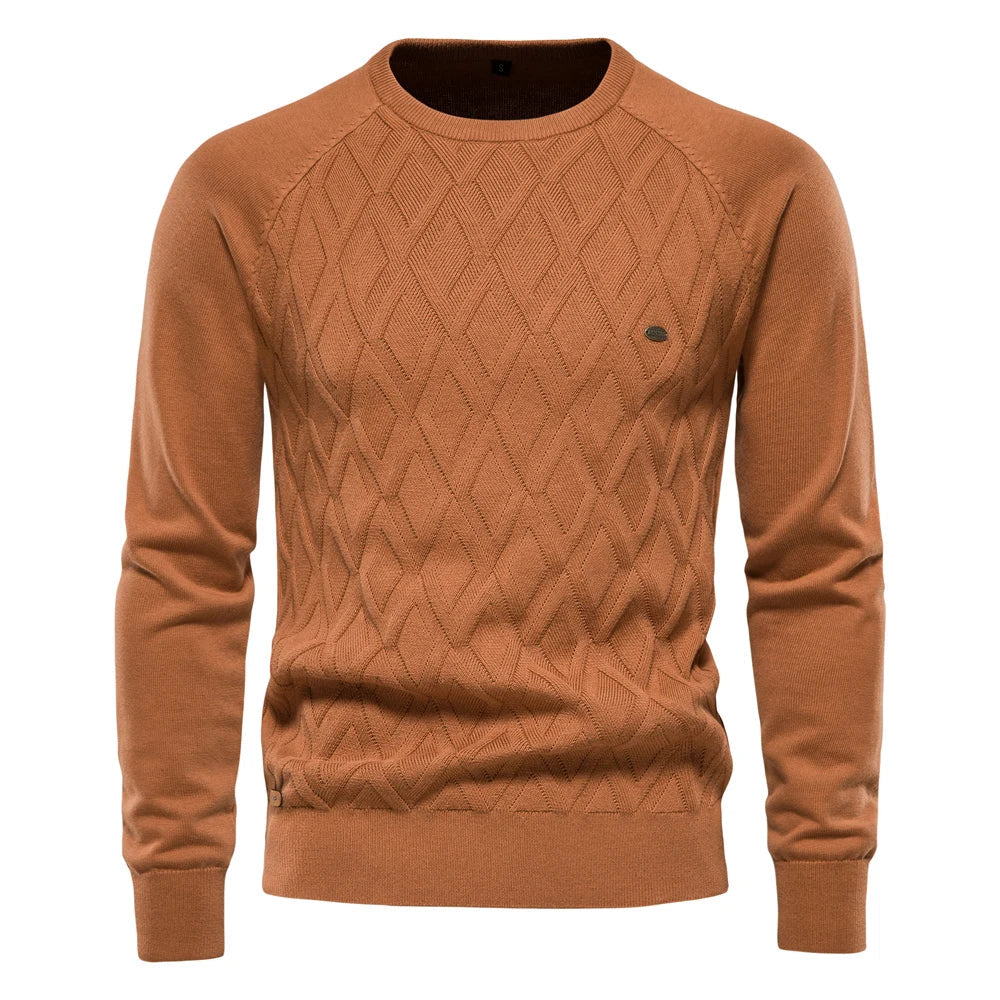 Men's checkered sweater in classic pattern with refined slim fit and sophisticated knit texture