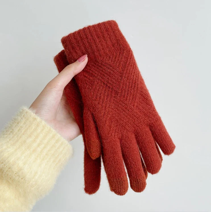 Diamond knit cashmere gloves in neutral tone, double-layer thick with touchscreen-compatible fingertips