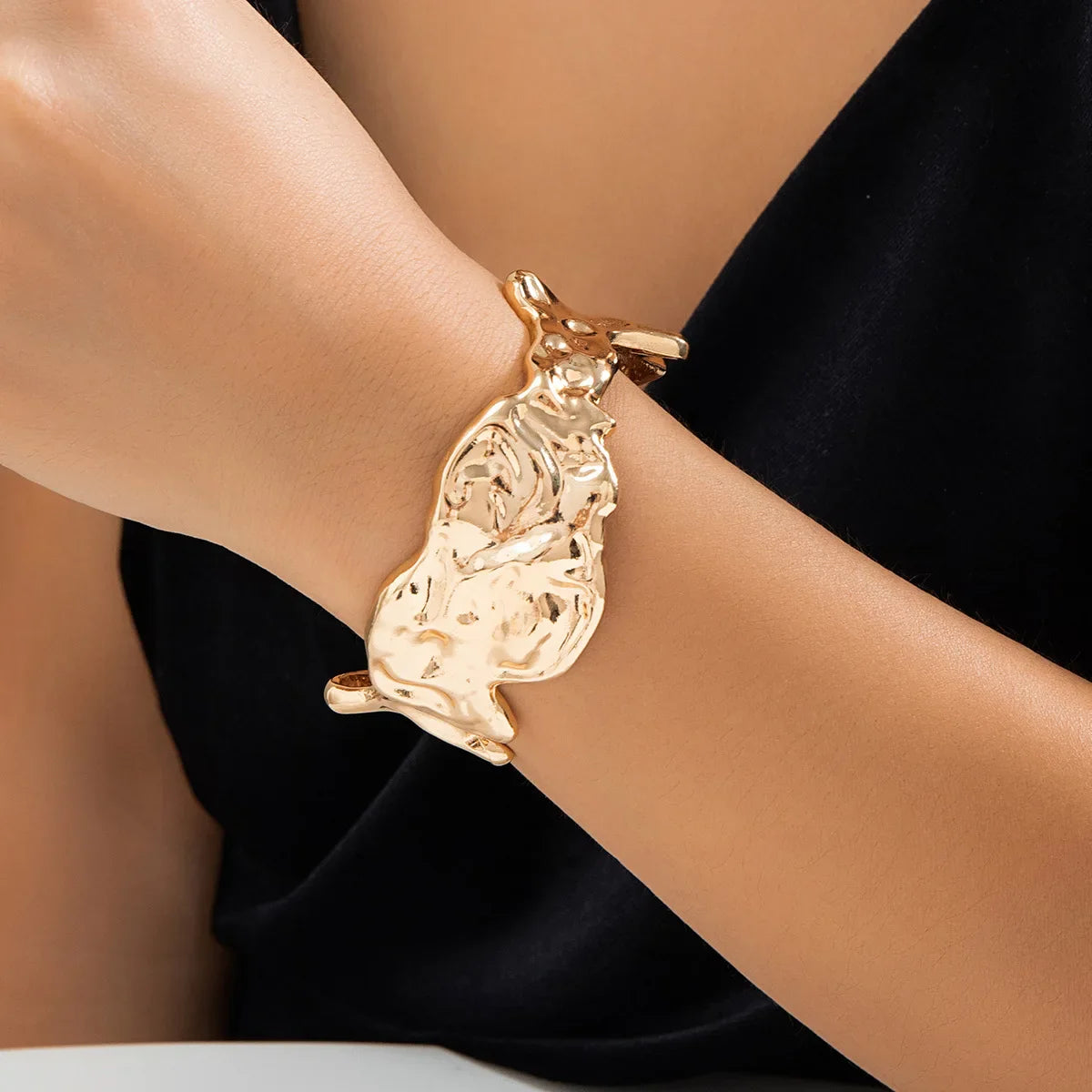 Molten Elegance abstract jewelry set gold silver organic-shaped links lightweight polished finish