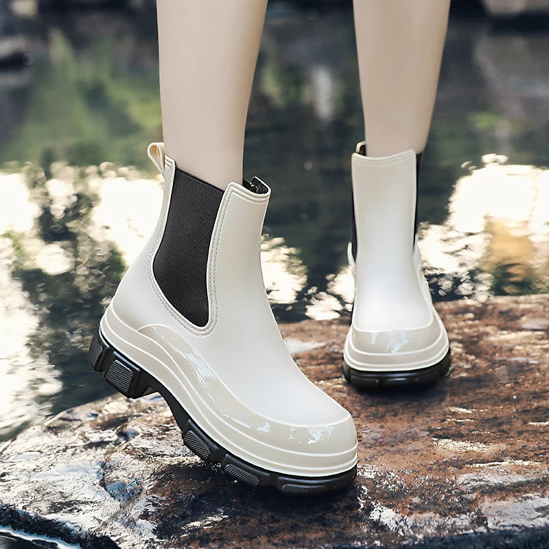 Women's short Wellington boots waterproof rubber slip-on with durable tread sole for wet-weather wear
