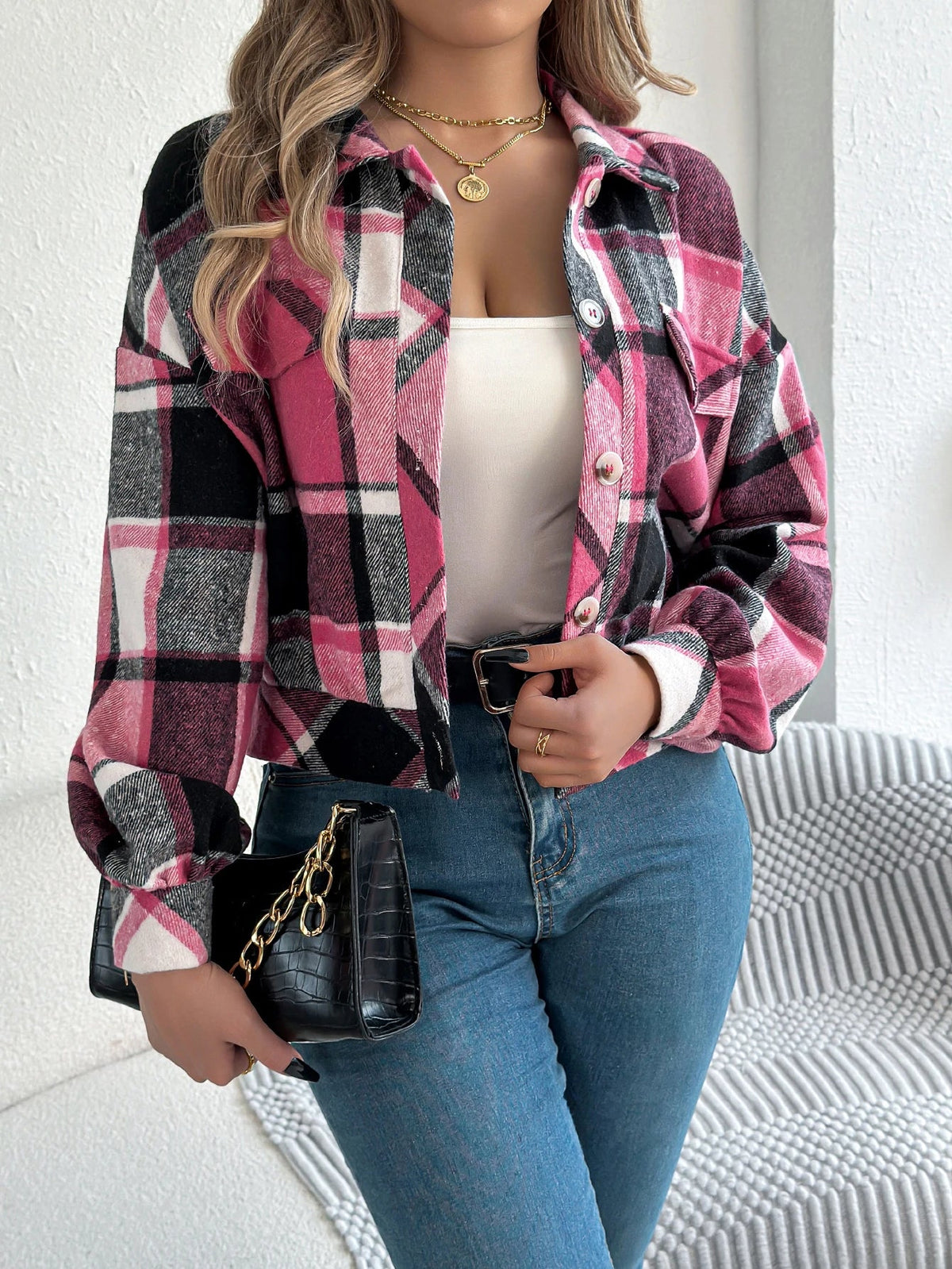 Cropped plaid jacket in warm tones, waist-length brushed fabric with draped sleeves and faux horn buttons