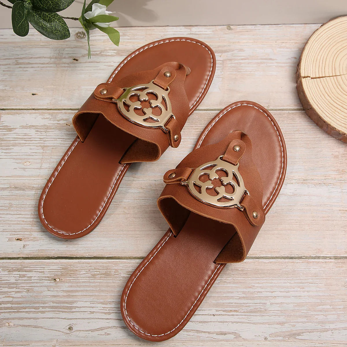 Women's Madison Ave open-toe flat sandals in neutral tone, breathable summer silhouette for all-day wear