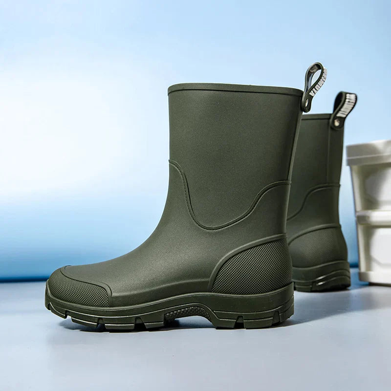 Women's waterproof rubber outdoor boots in classic style with durable all-terrain wet-weather protection