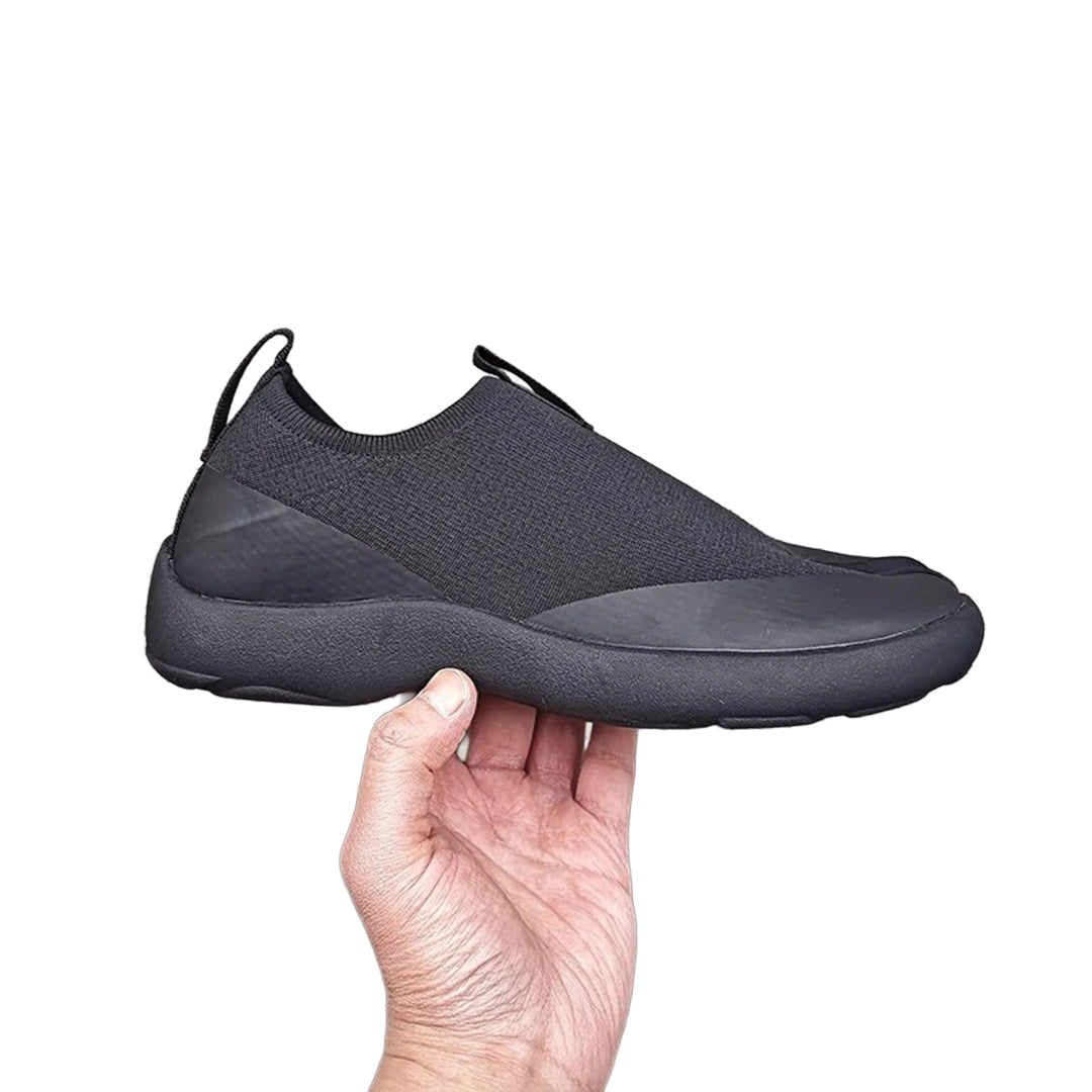 Wavlynn Mono Tabi slip-on sneaker in neutral minimalist design with signature split-toe silhouette