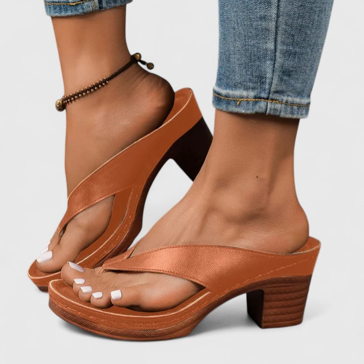 Women's block heel thong sandals with chunky stacked wood-effect platform sole and leather-look strap