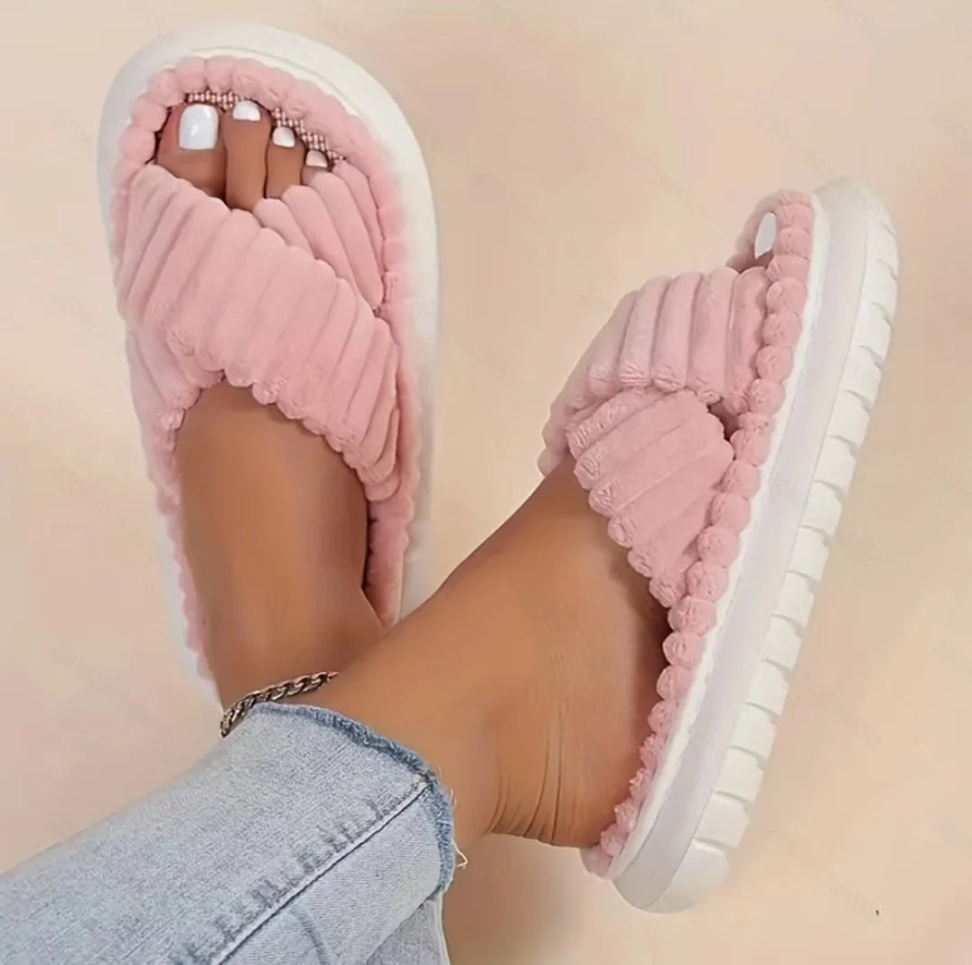 Women's linen slip-on slippers with sculpted cross-band silhouette for breathable everyday comfort