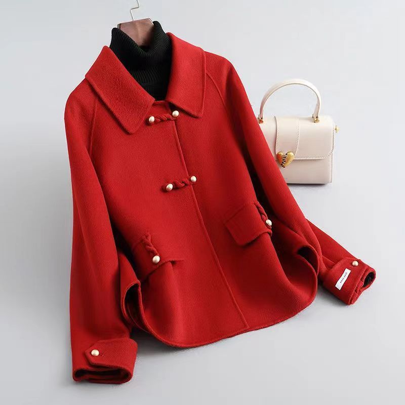 Lea soft camel wool blend coat tailored fit lightweight warmth all-season elegant silhouette