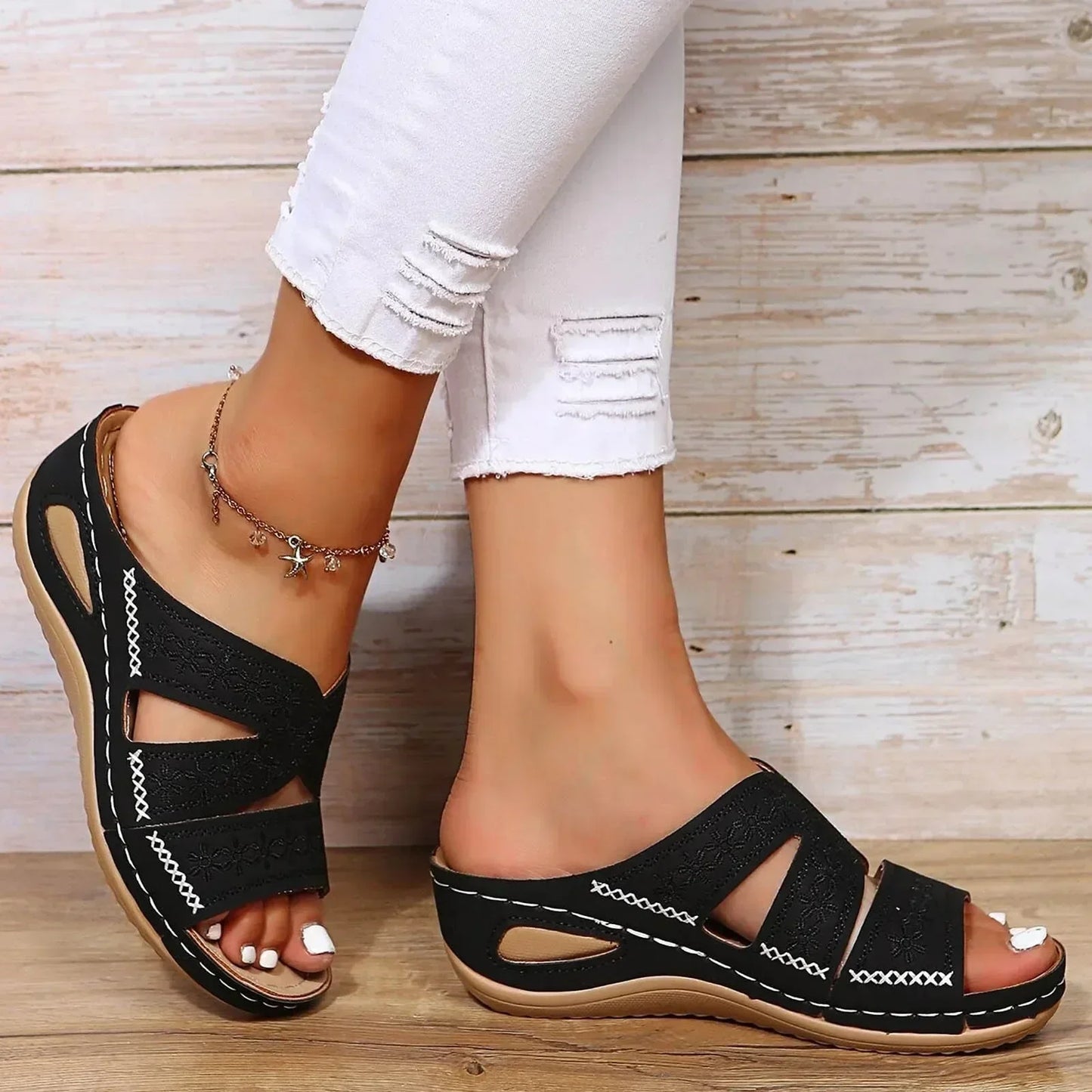 Women's comfort adjustable sandals with cushioned sole and comfort support, elegant refined silhouette