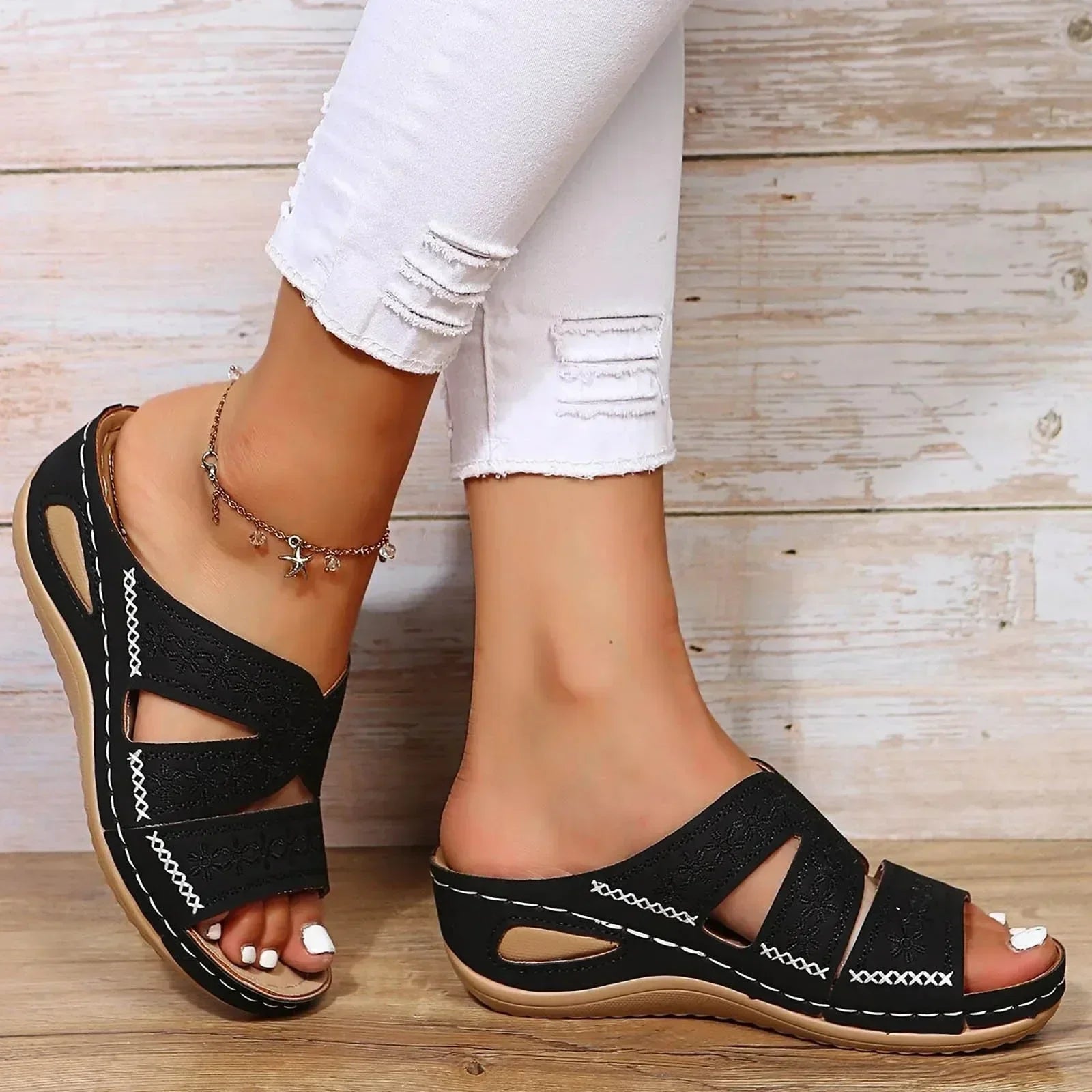 Women's comfort adjustable sandals with cushioned sole and comfort support, elegant refined silhouette
