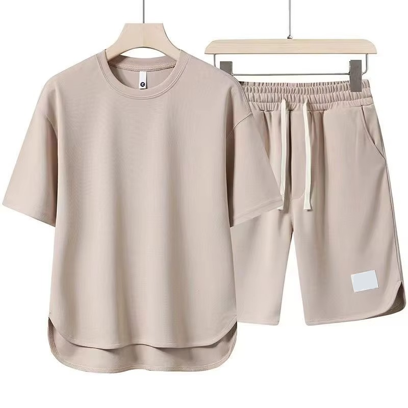 Men's streetwear two-piece set short sleeve shirt and matching shorts relaxed loose-fit elastic waist