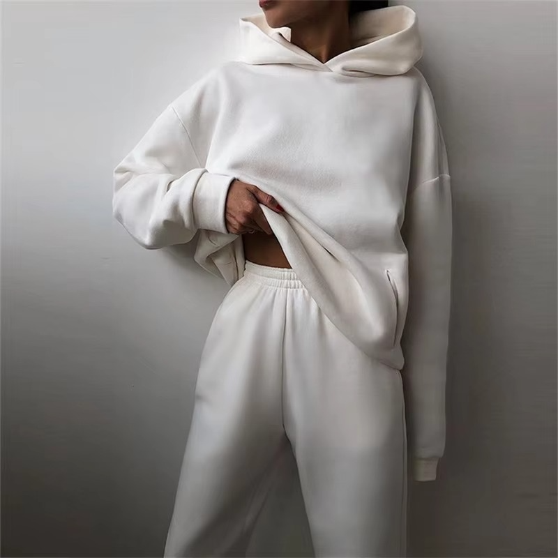 Women's oversized hoodie tracksuit set in cozy fall tones, loose-fit long pants, brushed interior two-piece