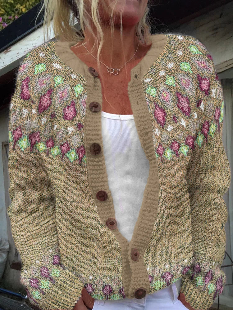 Loose-fitting printed cardigan in soft neutral tones, relaxed silhouette with breathable layering design