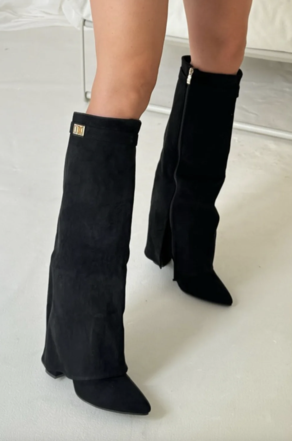 Women's knee-high suede block heel boots with pointed toe in elegant slim-fit silhouette
