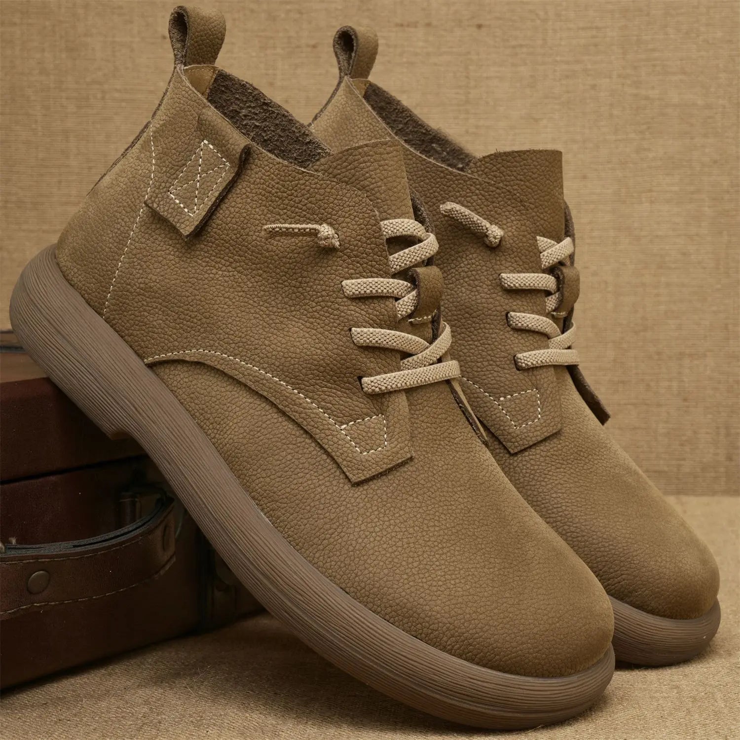 Men's casual lace-up shoes by Wavlynn Arthur, cushioned insole, versatile everyday style