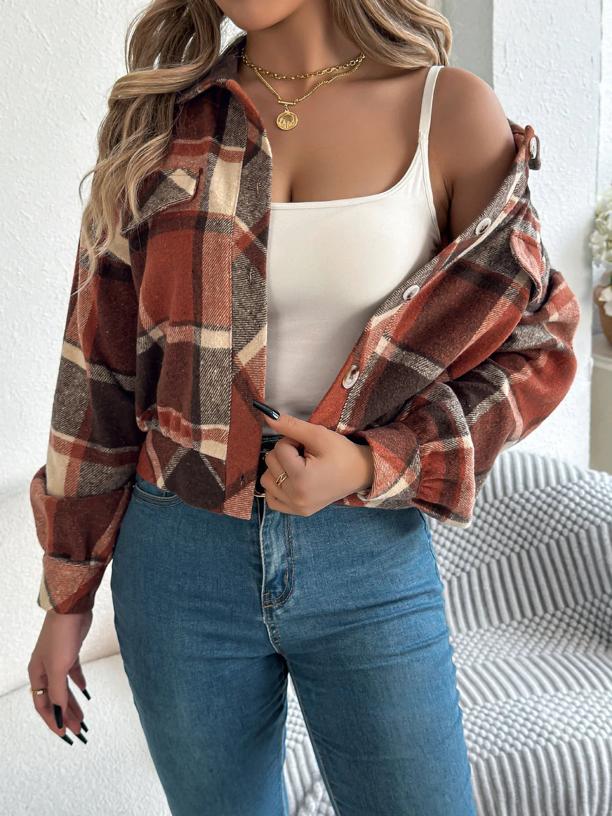 Cropped plaid jacket in warm tones, waist-length brushed fabric with draped sleeves and faux horn buttons