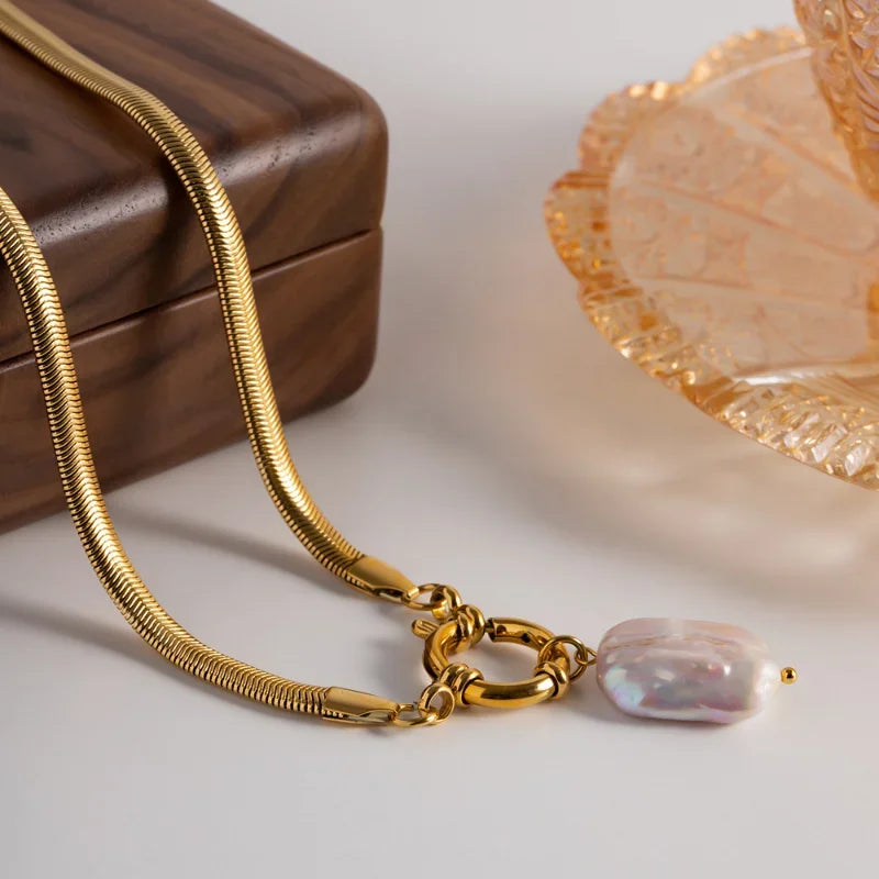 Elysian Baroque Pearl Necklace - Wavlynn