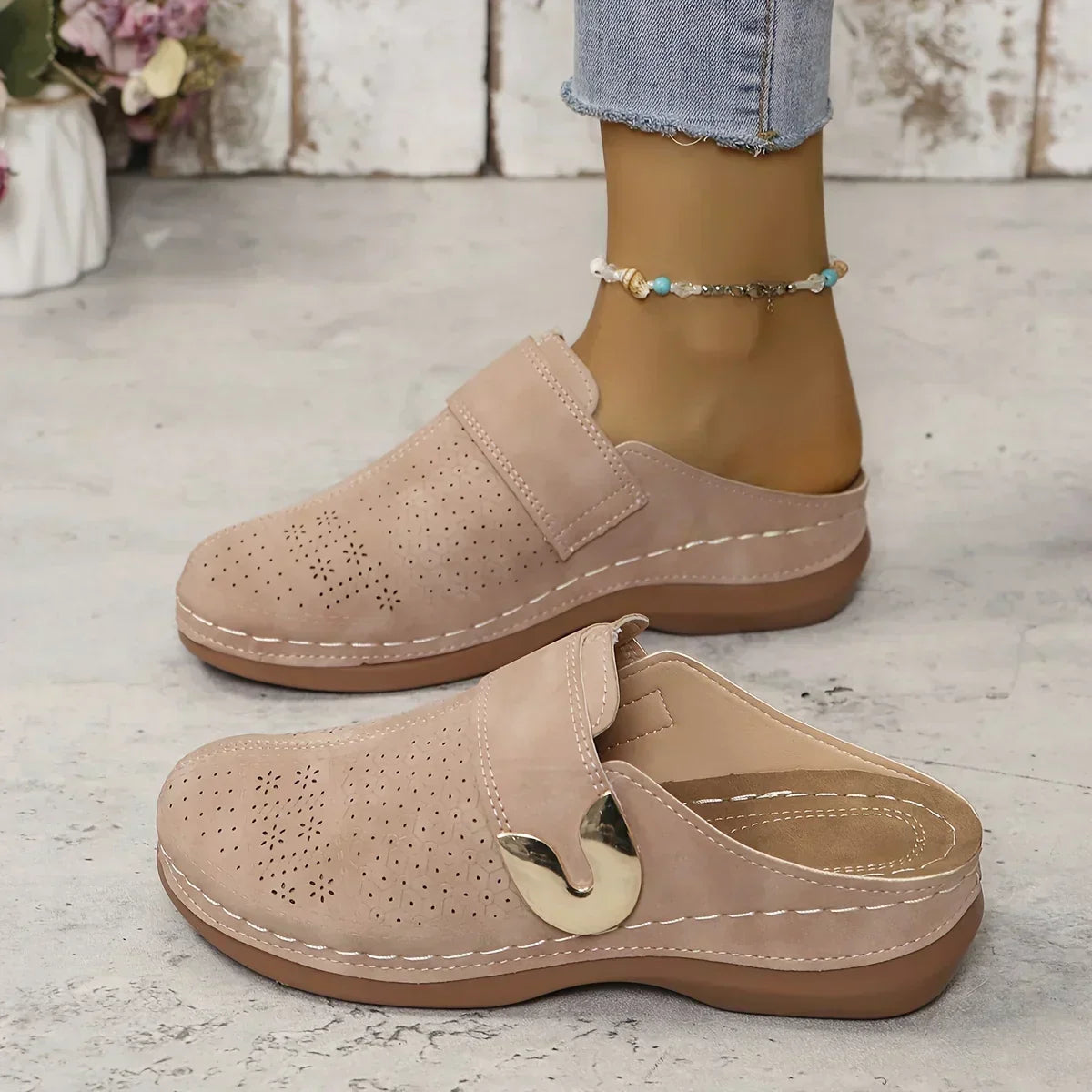 Women's adjustable wedge sandals with cushioned insole, sleek silhouette, chic design for day-to-night wear