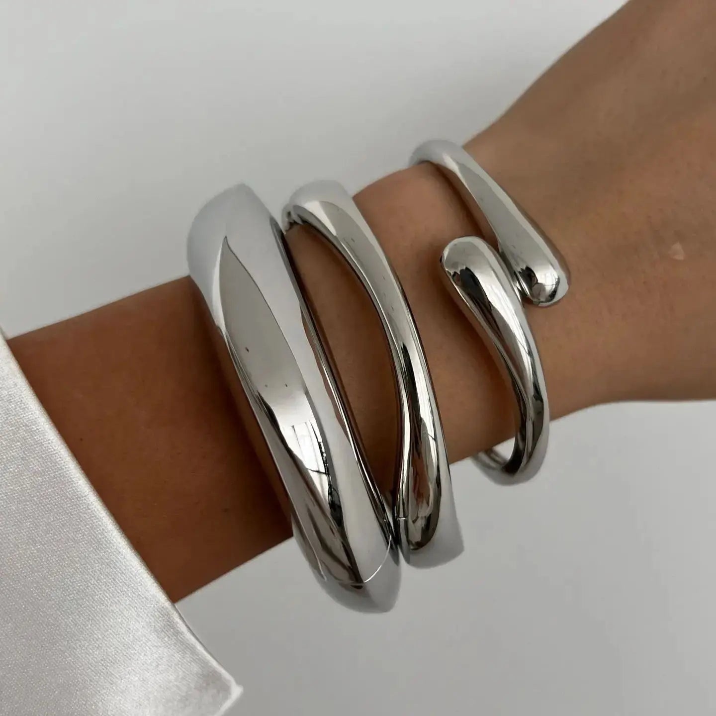 Orvella vintage gold bracelet set molten fluid sculptural design polished 3-piece modern elegant
