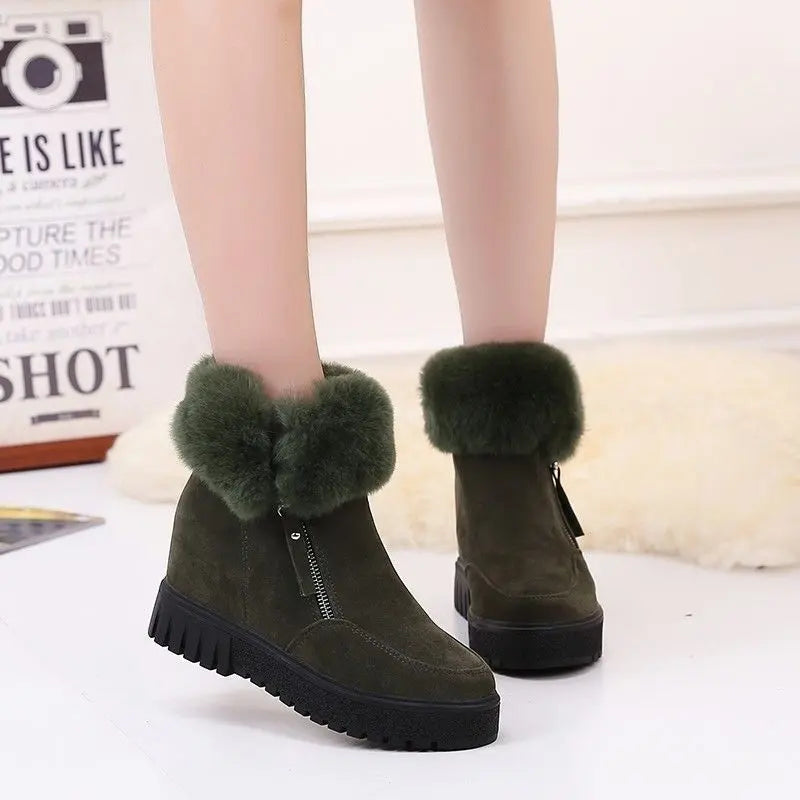 Women's short winter boots with integrated 3-5cm heel, stylish silhouette-enhancing cold-weather design