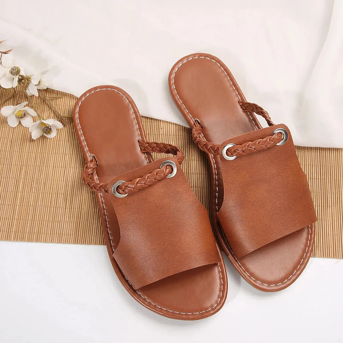 Women's square toe flat sandals in neutral tones, minimalist summer style with open-toe design