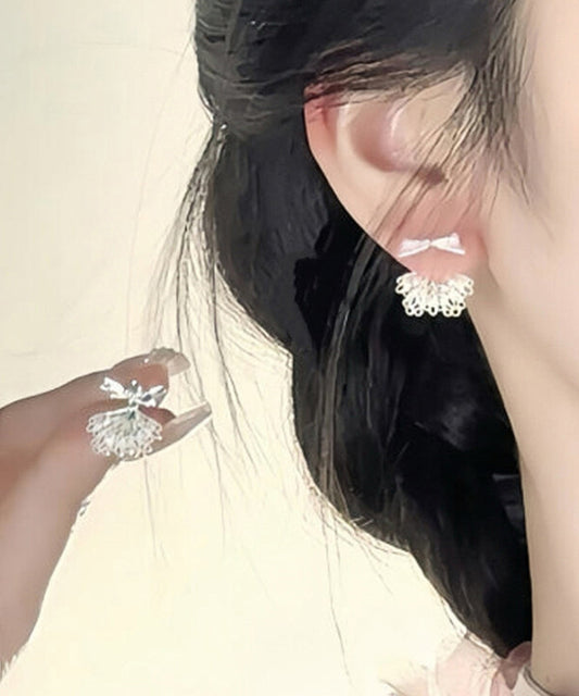 Boucles d'oreilles à tige en argent sterling avec nœud en dentelle et soie - Wavlynn