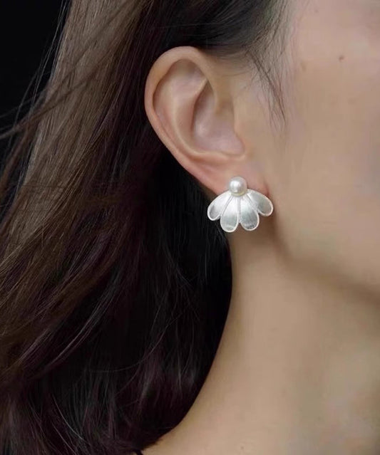 Boucles d'oreilles à tige en argent sterling blanc et perles en forme de pétales - Wavlynn