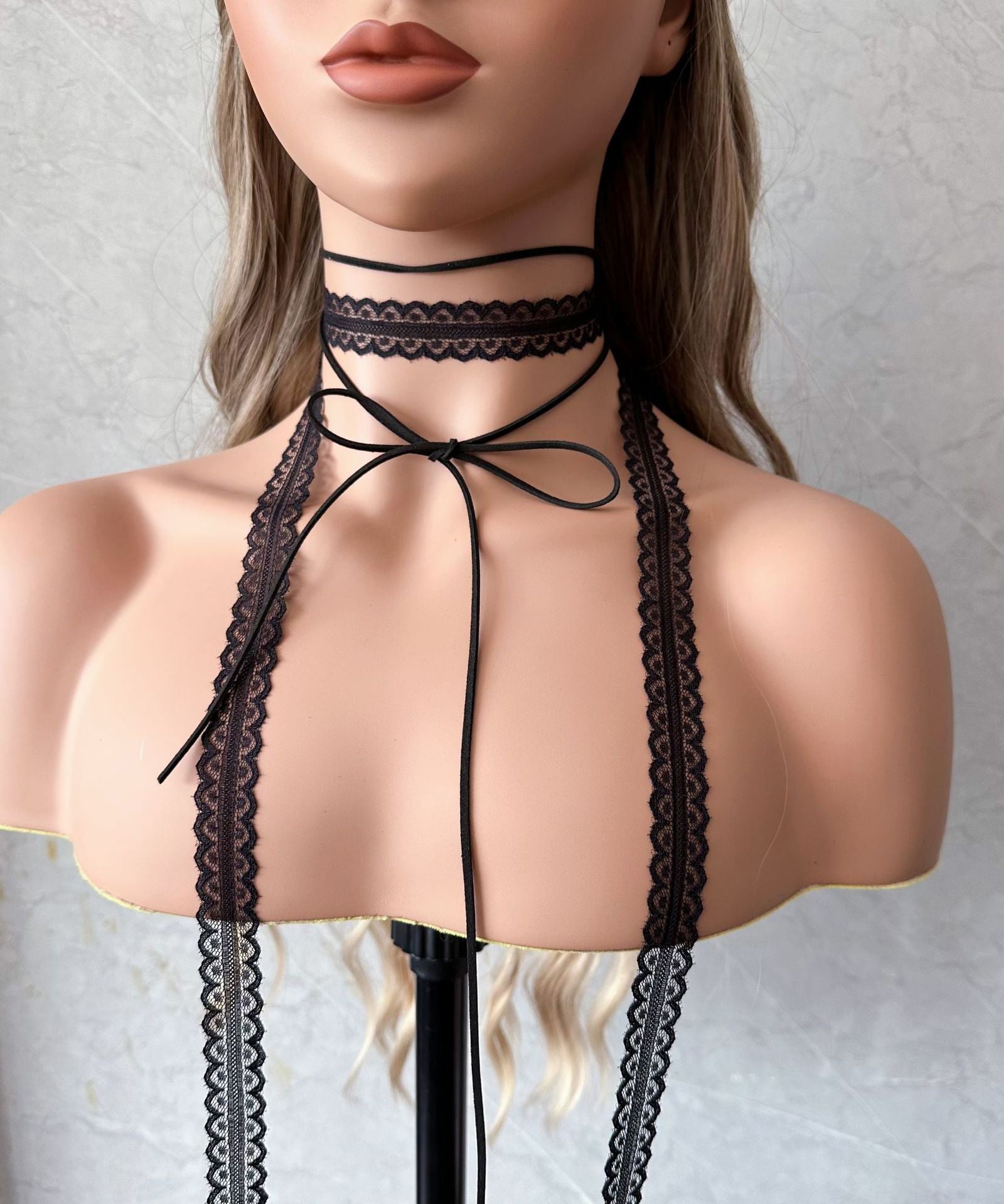 Collier élégant en dentelle noire avec nœud creux - Wavlynn