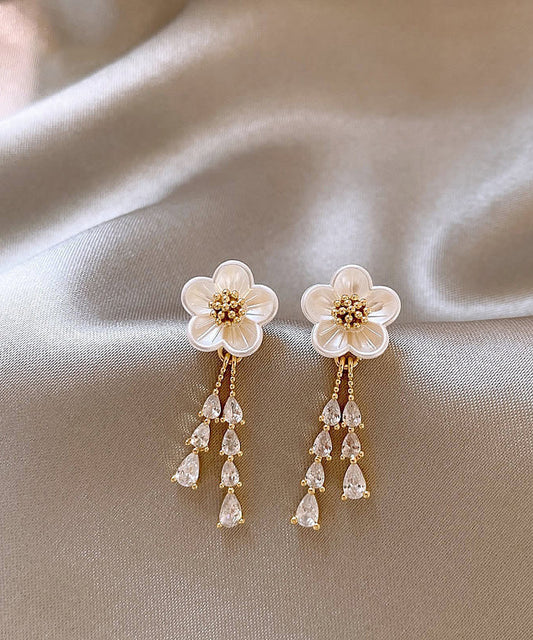 Boucles d'oreilles pendantes élégantes en alliage de cuivre doré et zircon, motif floral en forme de goutte d'eau et de pompon - Wavlynn