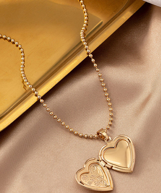 Collier élégant avec pendentif Love en argent sterling doré - Wavlynn