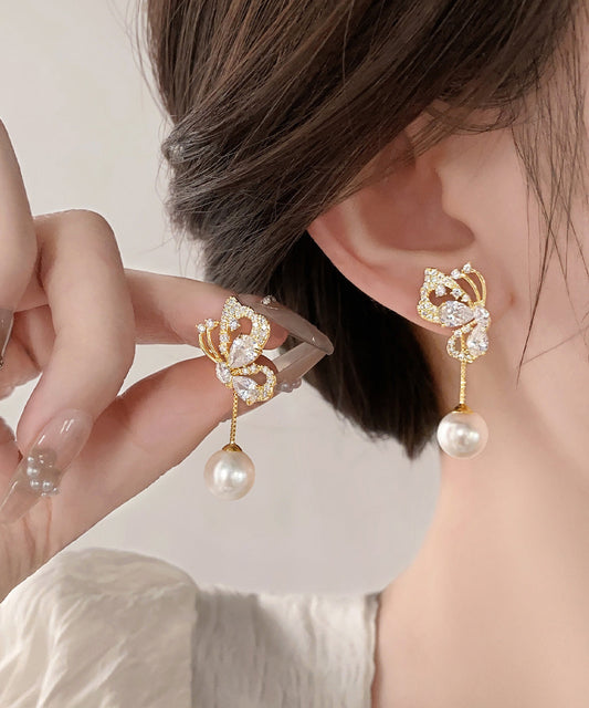 Boucles d'oreilles pendantes élégantes en argent sterling doré et zircons avec perles et papillon - Wavlynn