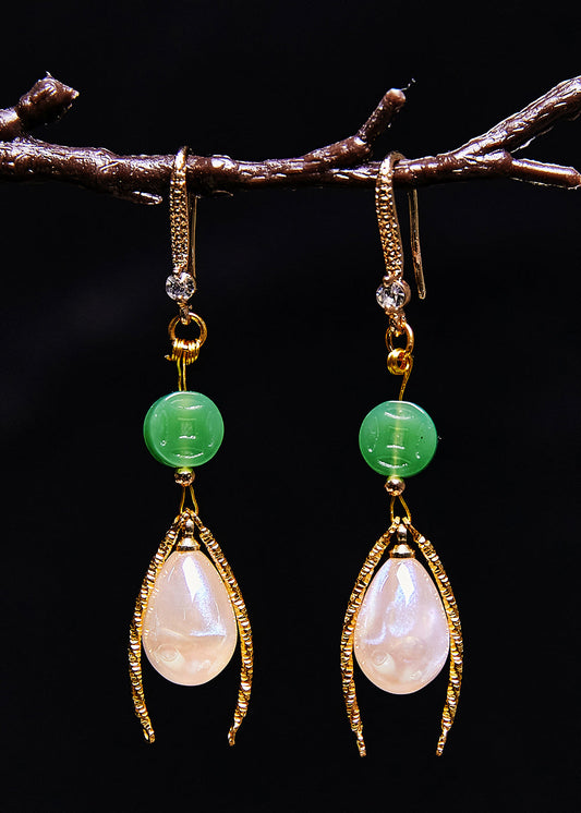Boucles d'oreilles uniques en forme de goutte d'eau champagne et pierre précieuse en jade - Wavlynn