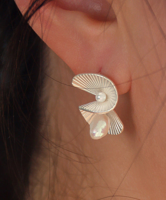 Boucles d'oreilles à tige en forme d'éventail avec perles de cuivre uniques - Wavlynn
