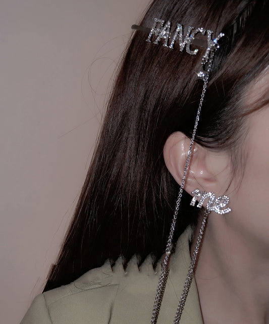 Boucles d'oreilles à tige uniques en soie et cuivre avec chaîne graphique et pampilles - Wavlynn