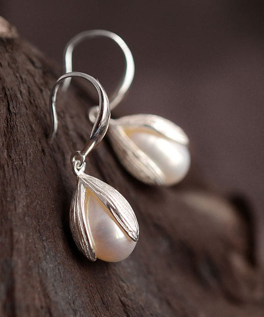 Boucles d'oreilles pendantes uniques en soie, argent sterling et perles - Wavlynn