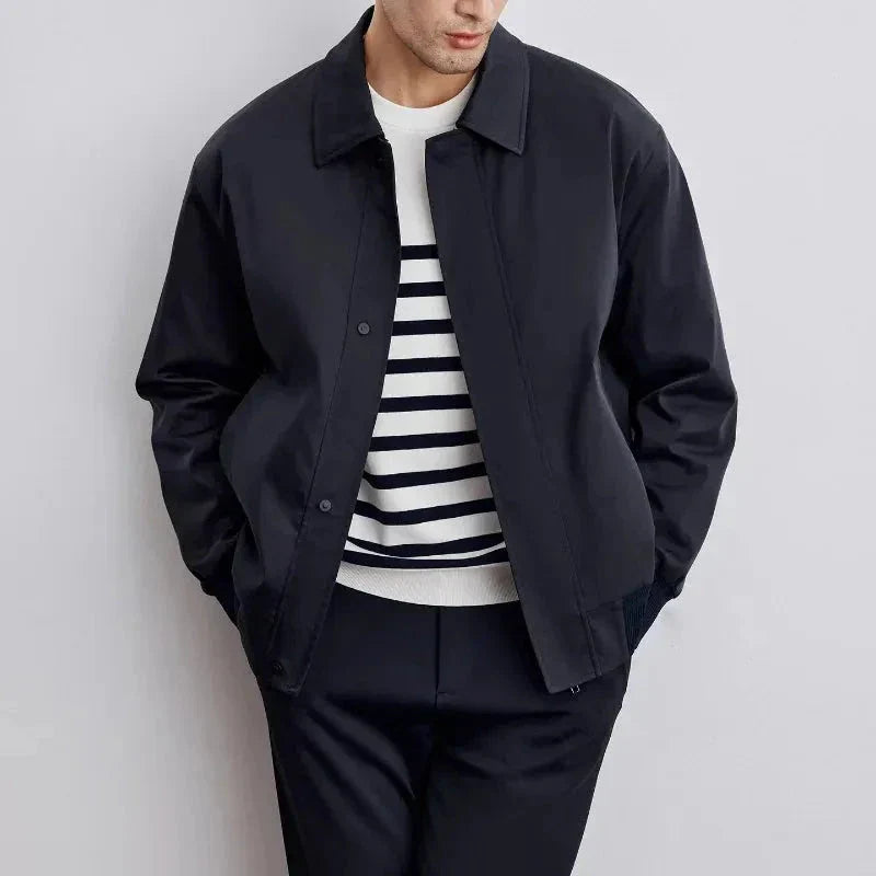 Cade classic bomber jacket with pointed collar in relaxed fit, minimal streamlined design