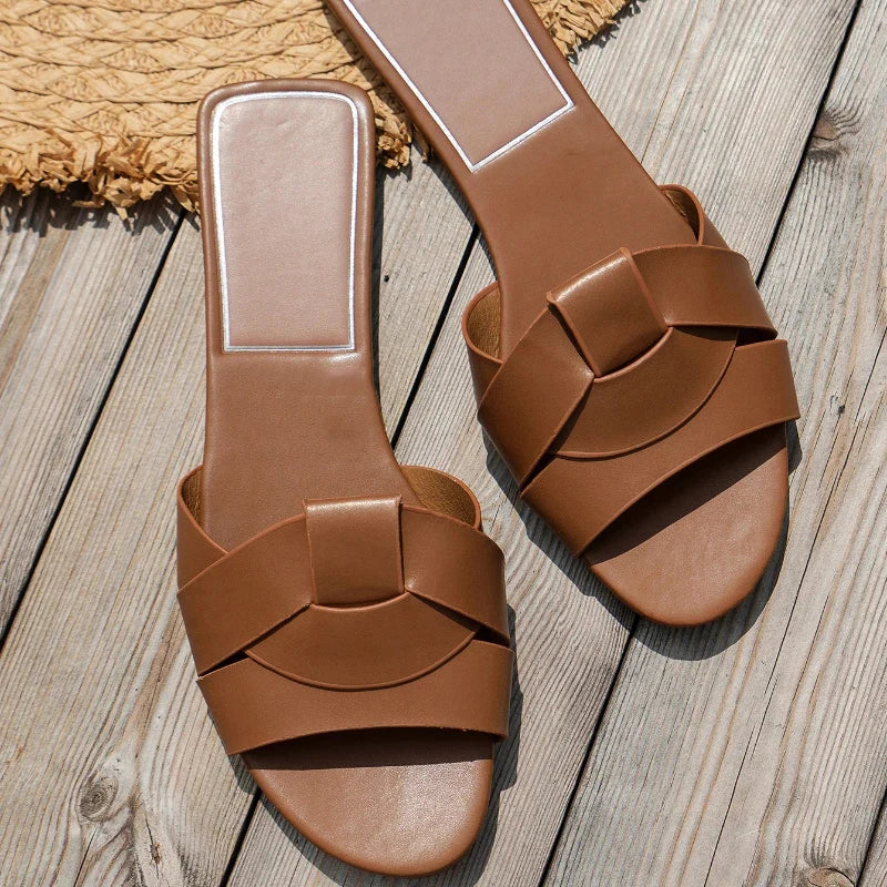 Valentina Rossi Seabreeze flat slip-on slippers in smooth PU leather with polished summer style